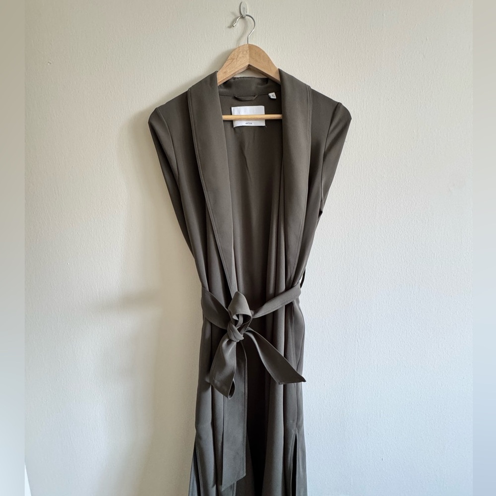 Aritzia Khalo Duster🖤